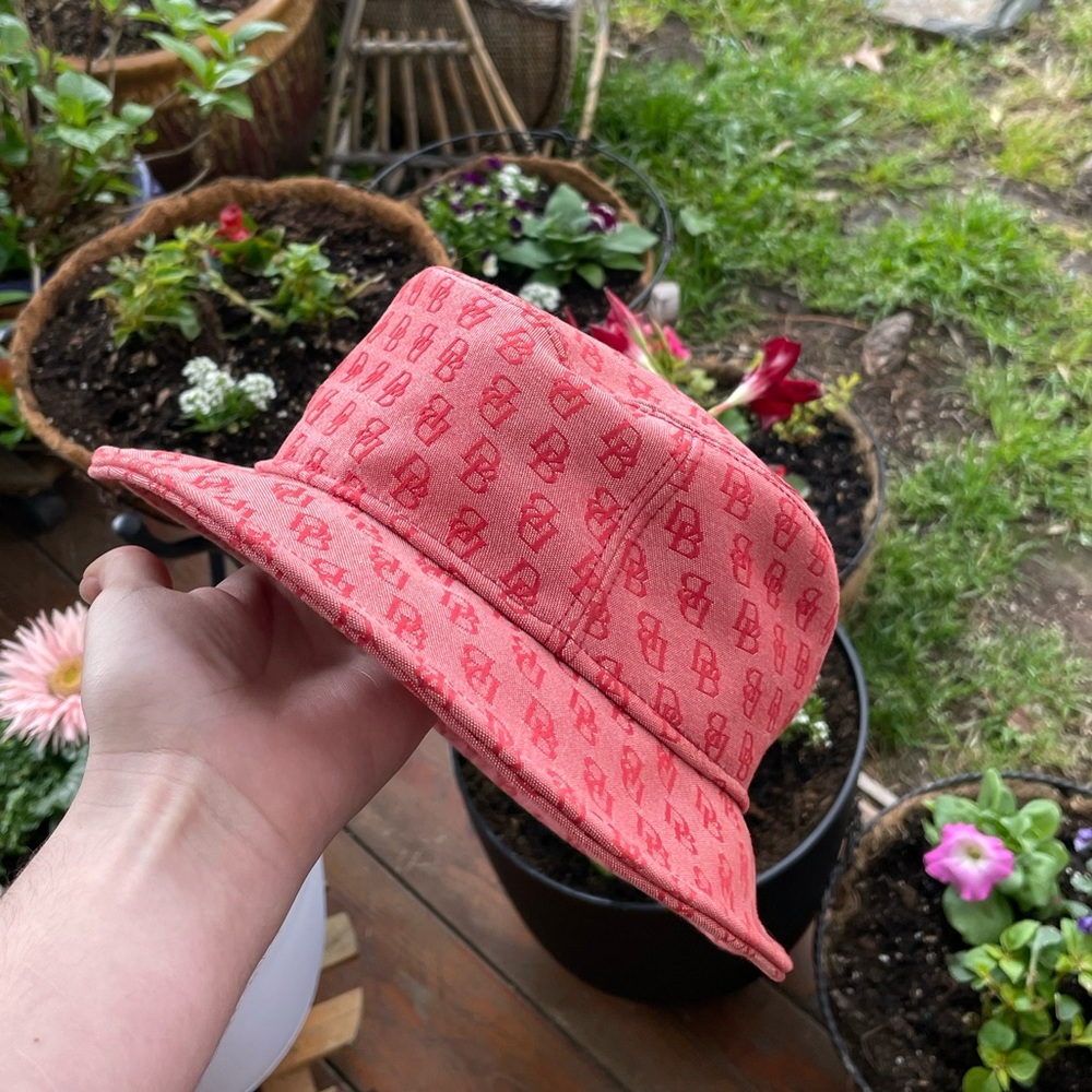 Dooney n bourke bucket hat